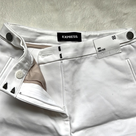 Express MIDI High Rise Shorts - Picture 3 of 4